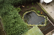 108622 Gezicht in de achtertuin van een woning aan de Van Bijnkershoeklaan te Utrecht.N.B. De foto is gemaakt door ...